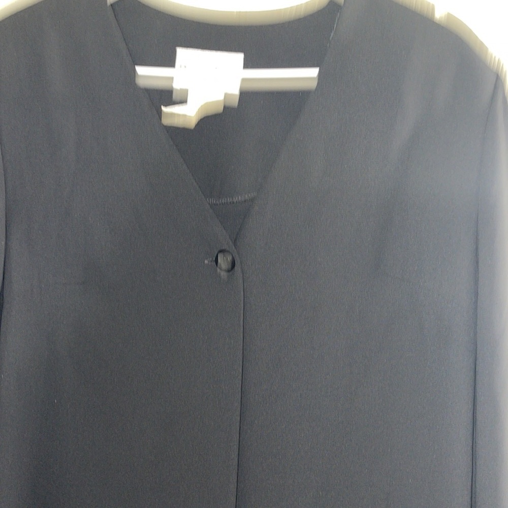 Danny & Nicole 1 button closure black cape, size 12 - Picture 3 of 11